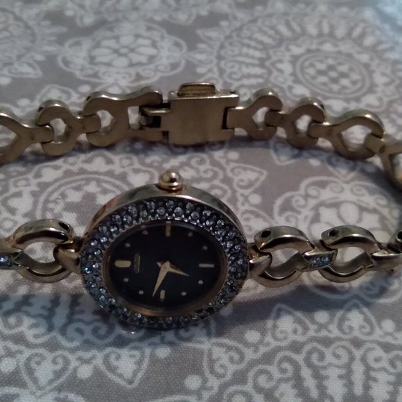 Ladies Citizen Eco-Drive w/ Swarovski Crystals and black dial - Picture 7 of 9